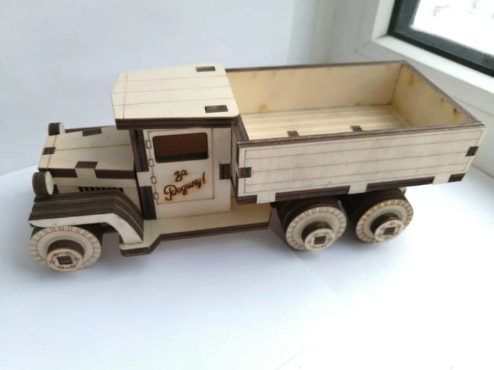 Laser Cut Gaz AA Cargo Truck 3D Puzzle