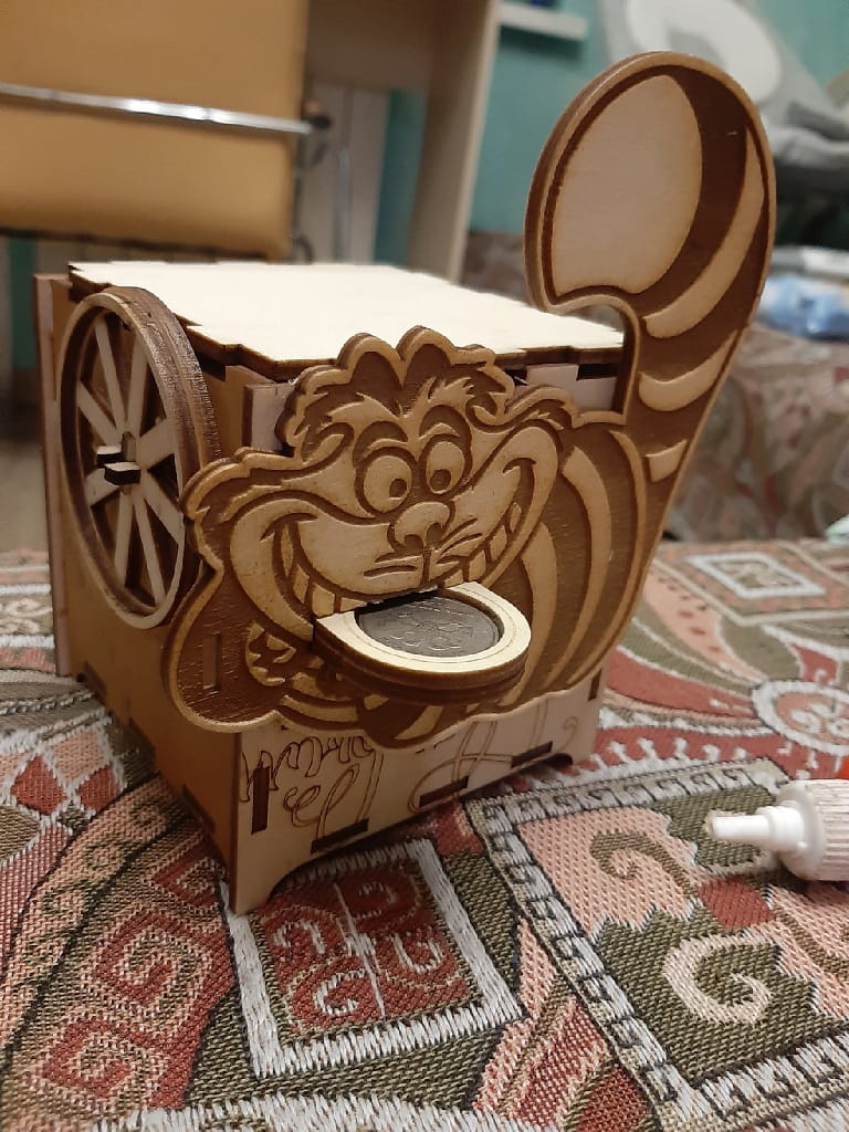 Laser Cut Creative Cheshire Cat Coin Bank