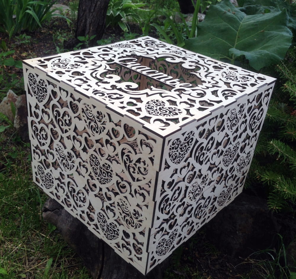 Laser Cut Heart Pattern Decorative Wedding Gift Card Box