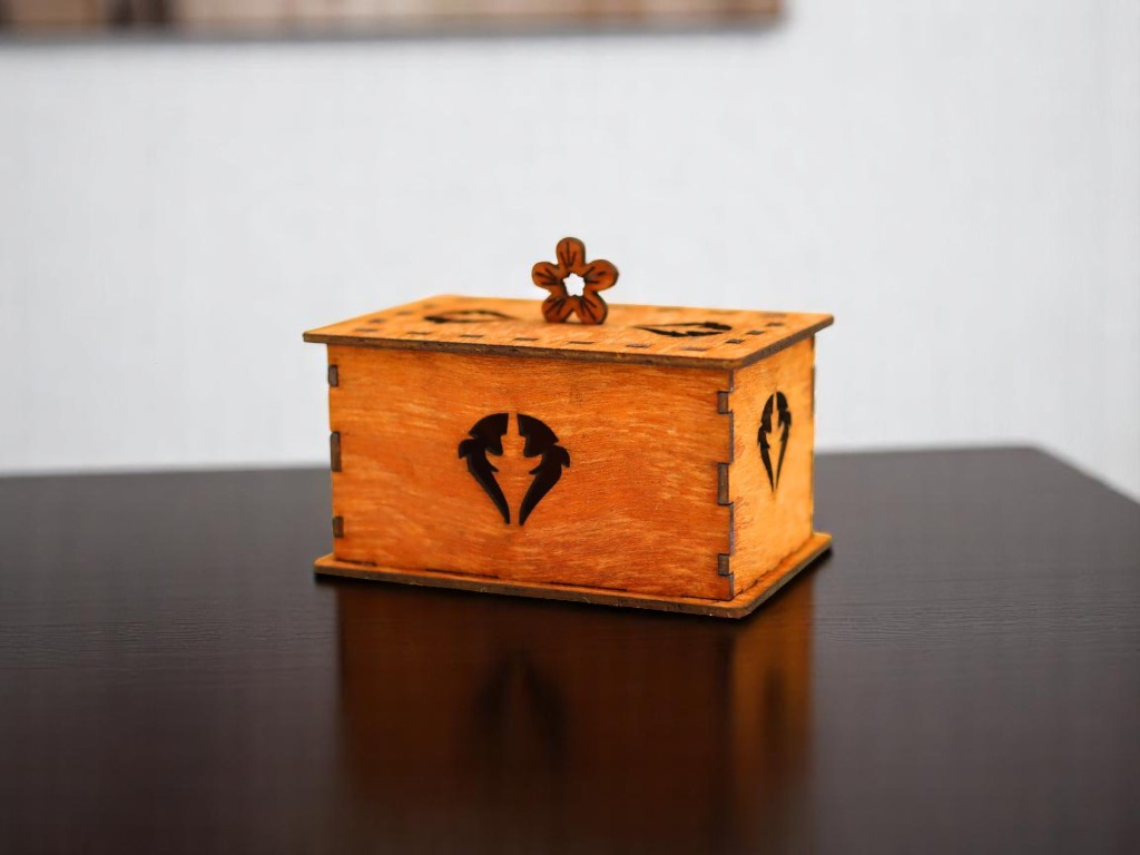 Laser Cut Wooden Gift Box with Lid