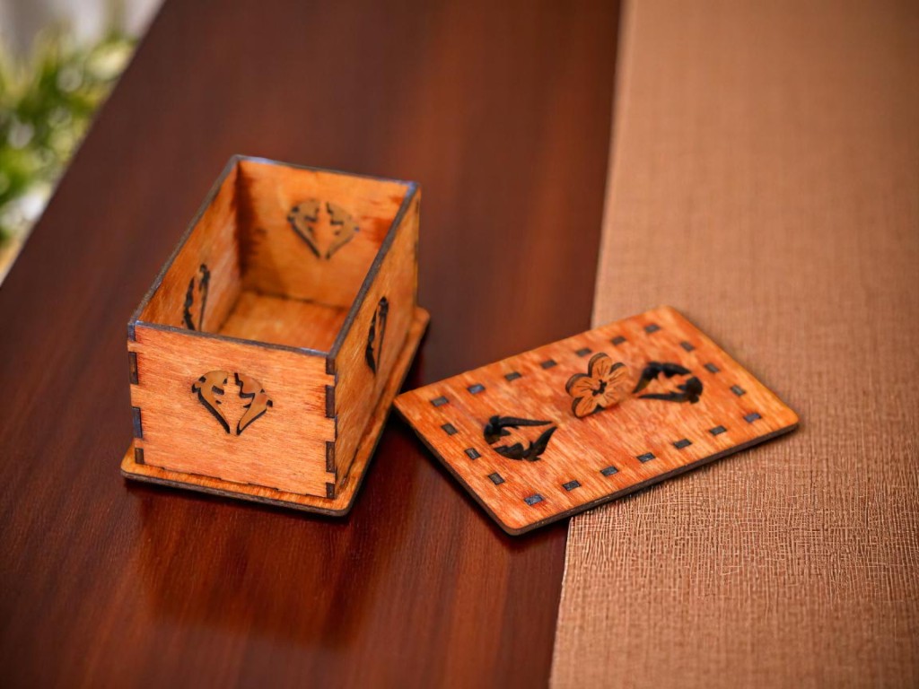 Laser Cut Wooden Gift Box with Lid