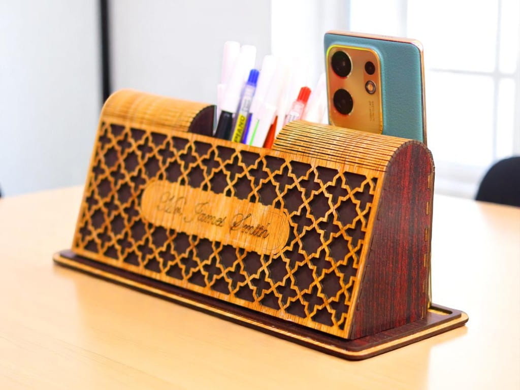 Laser Cut Decorative Personalized Office Desk Organizer