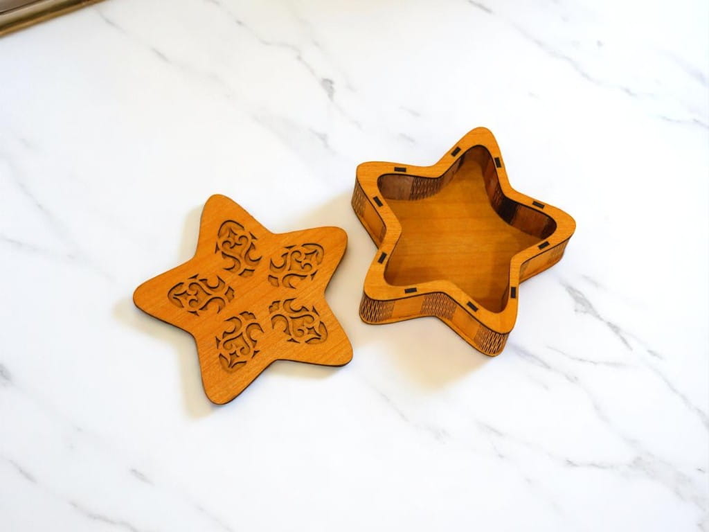 Laser Cut Star Shaped Wooden Gift Box with Lid