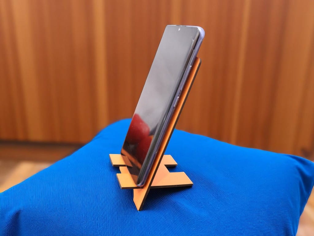 Laser Cut Wooden Christmas Tree Phone Stand