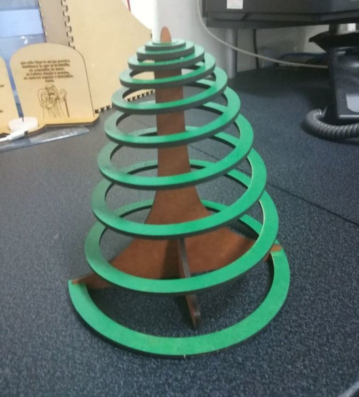 Laser Cut Swirl Christmas Tree
