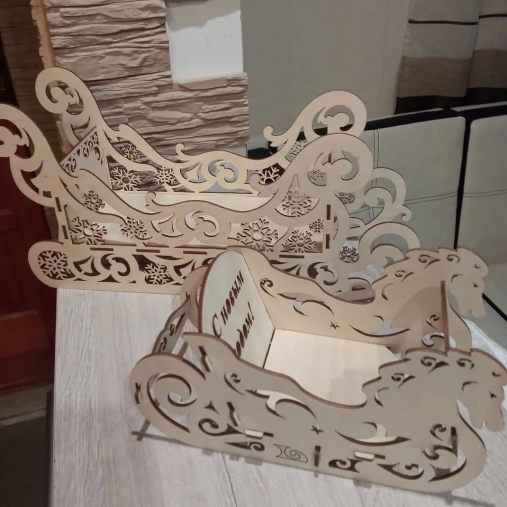 Laser Cut Decorative Wooden Sleigh New Year Decoration
