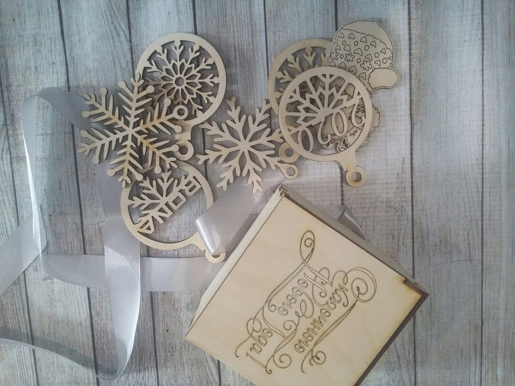 Laser Cut Packaging Box with Christmas Ornaments