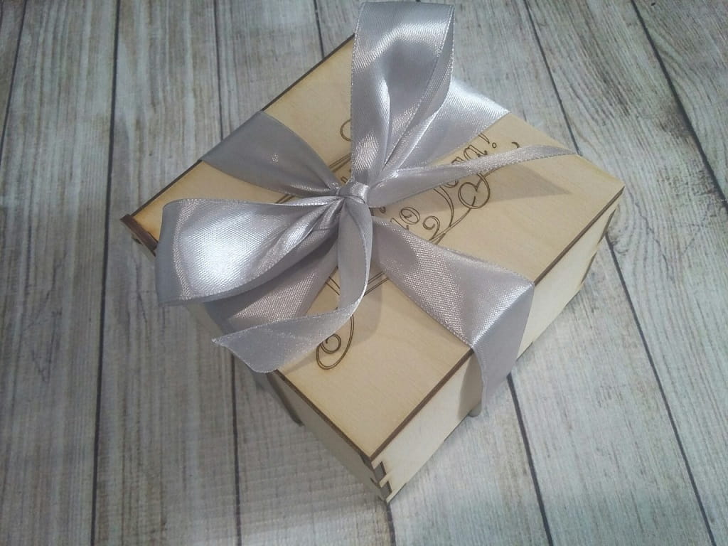 Laser Cut Packaging Box with Christmas Ornaments