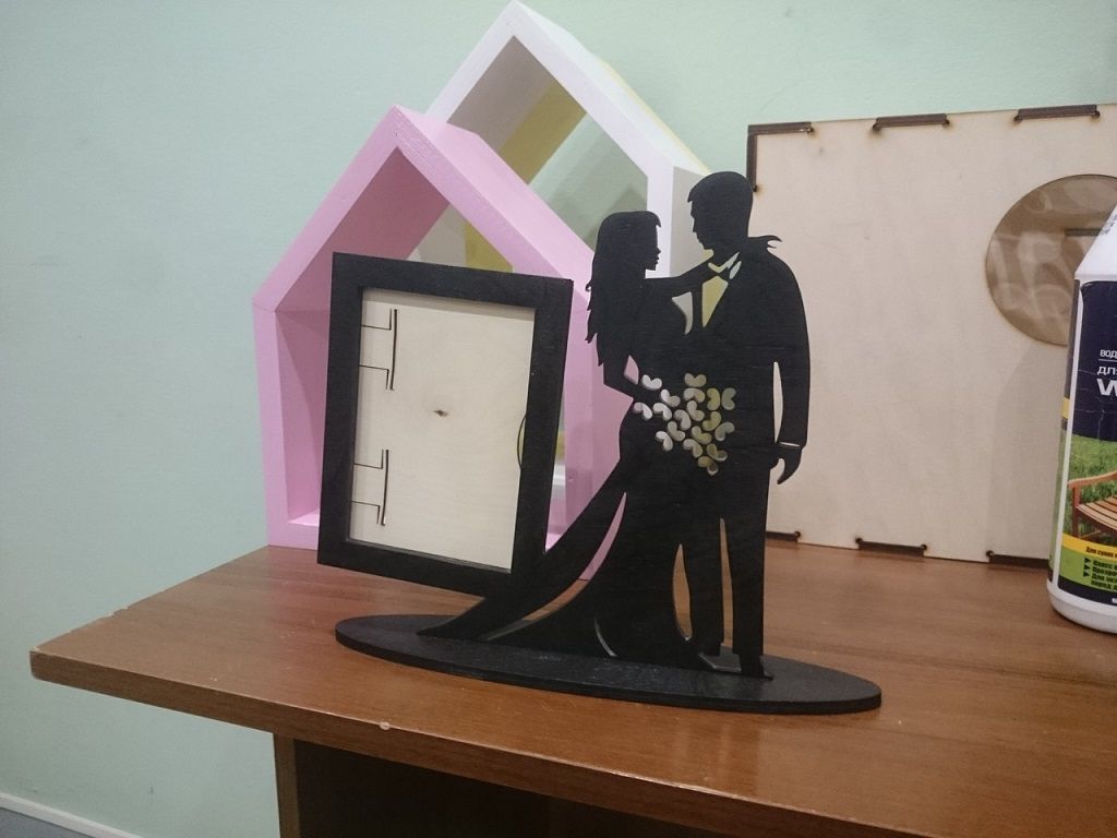 Laser Cut Valentine Couple Table Stand Photo Frame