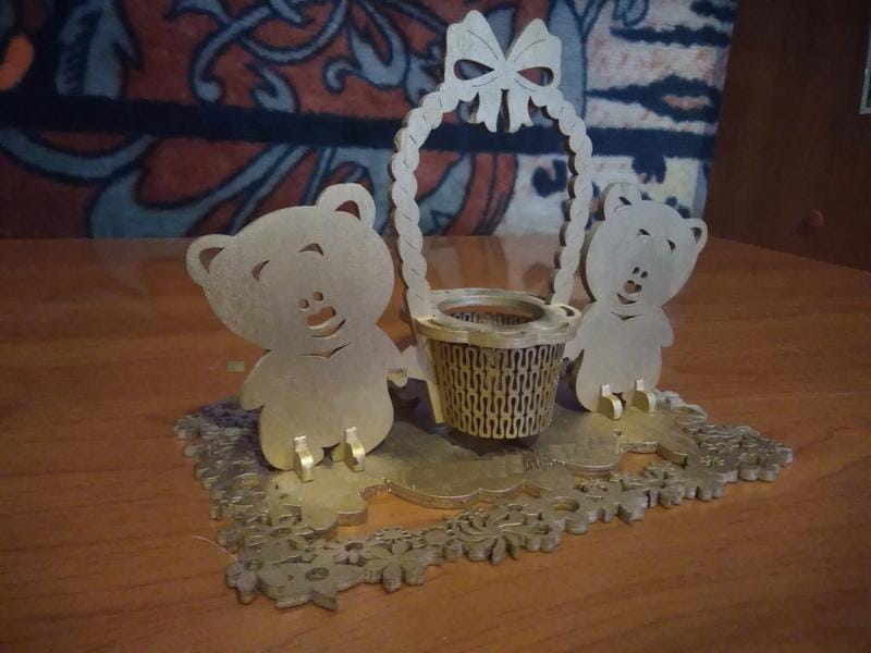 Laser Cut Bear Flower Basket for Womens Day